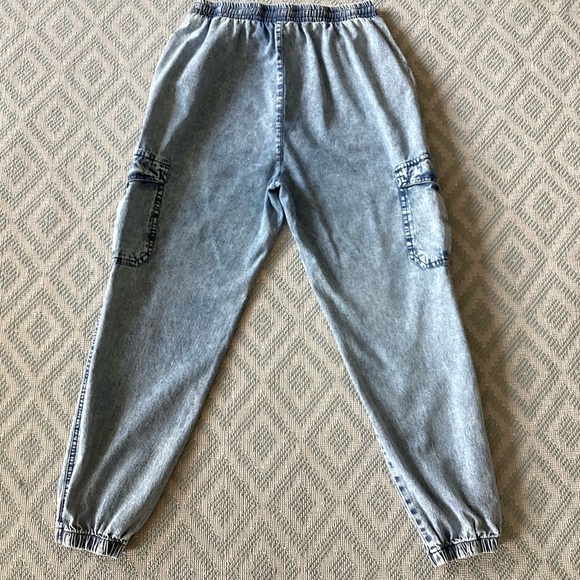 C’EST TOI Light Wash Cargo Denim Joggers Size Large - Picture 3 of 14